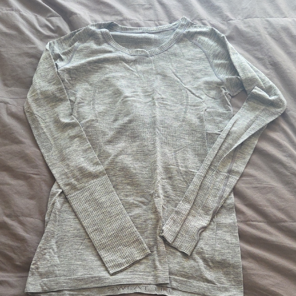 Lululemon Swiftly Tech Long Sleeve 8/10